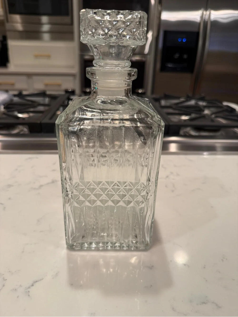 Vintage Style Clear Glass Whiskey Liquor Decanter Geometric Diamond Stopper